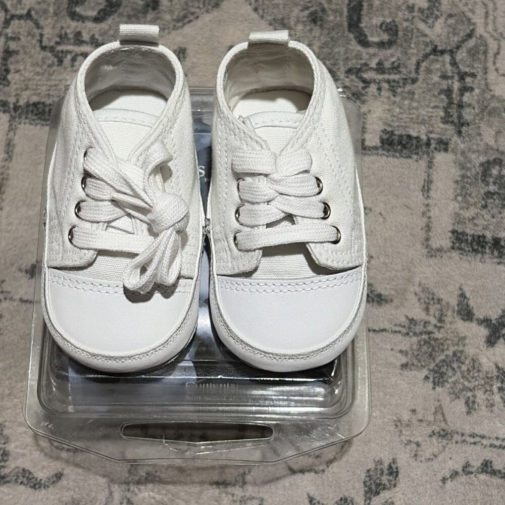 Vintage 2000 White Canvas Sneakers Infant Soft Leather Sole Lace Up New Box